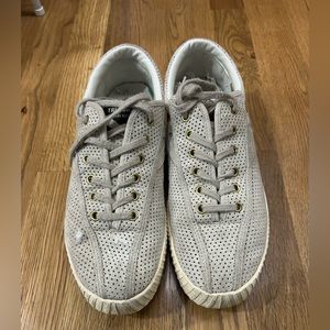 Tretorn shoe size 9